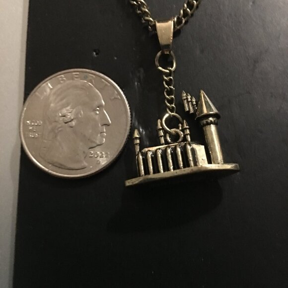 Harry Potter Hogwart's Castle Necklace - Costume Jewelry Drawer 3 - Picture 3 of 3
